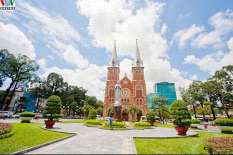 Tour Du Lịch Hà Nội - Sài Gòn - Miền Tây 4 Ngày 3 Đêm | Củ Chi - Mỹ Tho - Bến Tre - Cần Thơ